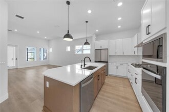 7267 Kodiak Ln in Sarasota, FL - Building Photo - Building Photo