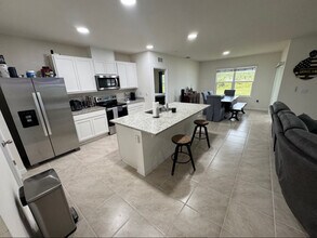3357 Mystic Pond Lp in Lakeland, FL - Building Photo - Building Photo