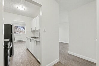 Mapleview Manor Apartments in Sarnia, ON - Building Photo - Building Photo