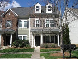 13844 Cypress Woods Dr in Huntersville, NC - Building Photo