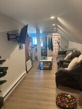 451 New Park Ave, Unit Fl 3 in West Hartford, CT - Building Photo - Building Photo