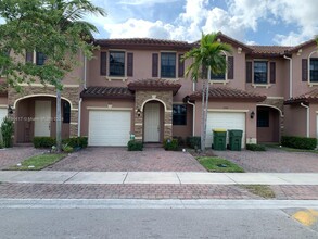 210 SE 33rd Terrace in Homestead, FL - Building Photo - Building Photo