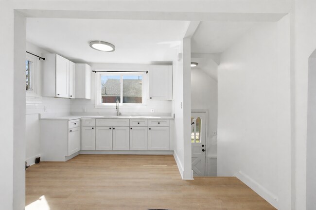 41 W George Ave in Hazel Park, MI - Building Photo - Building Photo