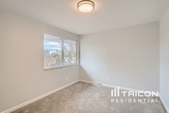 6038 W Fair Dr in Littleton, CO - Building Photo - Building Photo
