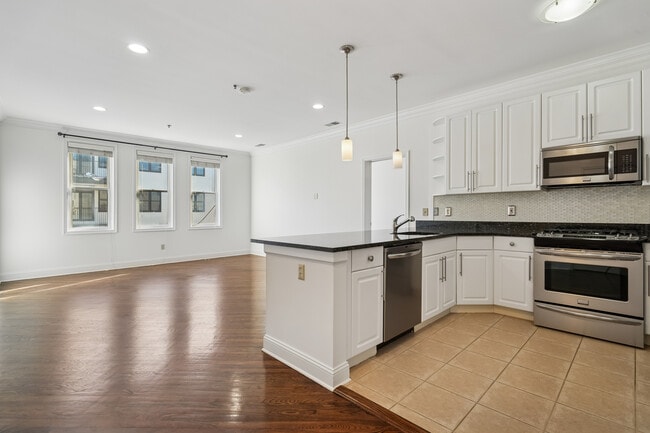 property at 915 Madison St