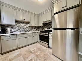 18 Lanecrest Ave in New Rochelle, NY - Building Photo