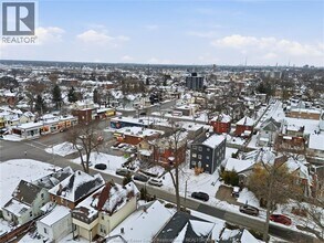 547 Dougall Ave in Windsor, ON - Building Photo - Building Photo
