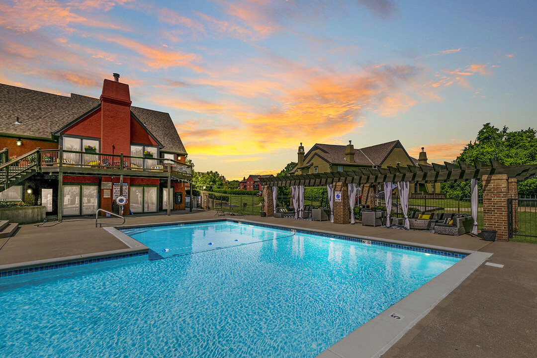 Leawood At State Line in Leawood, KS - Foto de edificio