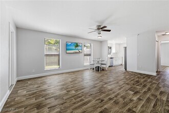 27731 Arroyal Rd in Bonita Springs, FL - Building Photo - Building Photo