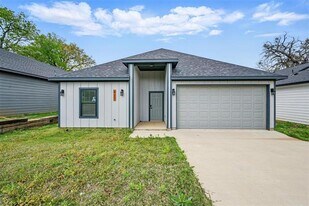 427 Munson St in Denison, TX - Building Photo