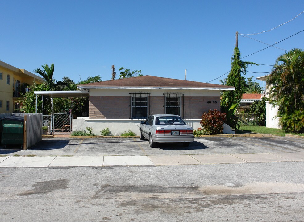 40 SW 30th Ave in Miami, FL - Building Photo