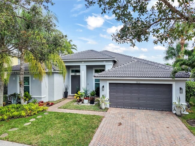 property at 3816 W Hibiscus St