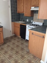 242 12th Pl NE, Unit 3 in Washington, DC - Foto de edificio - Building Photo