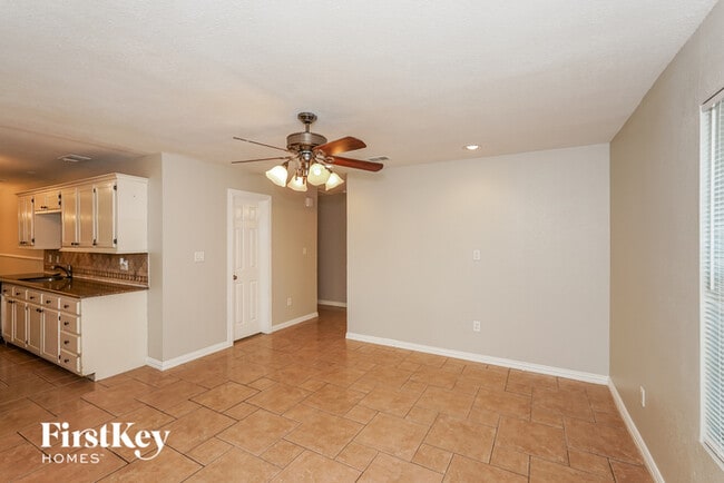 916 Meadow Park Dr in White Settlement, TX - Building Photo - Building Photo