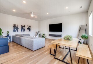 1536 Holly Ave in Dallas, TX - Building Photo - Building Photo