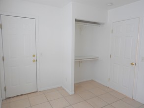 1521 Old W Ave-Unit -3 in Pahrump, NV - Building Photo - Building Photo