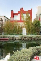 2217 Grand Canal in Los Angeles, CA - Building Photo