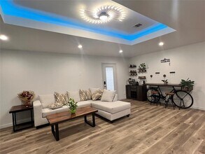 11507 Willwood Dr in Houston, TX - Foto de edificio - Building Photo