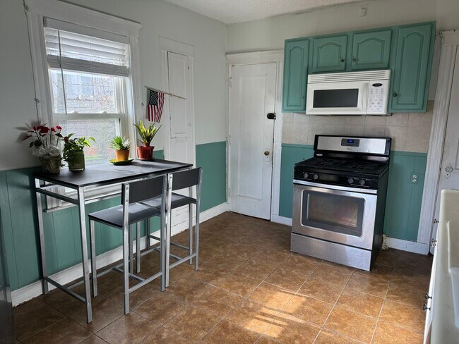 14 Hazelwood St, Unit 3 in Boston, MA - Building Photo - Building Photo