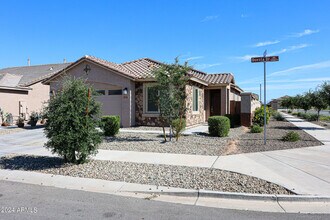 16382 W Questa Dr in Surprise, AZ - Building Photo - Building Photo
