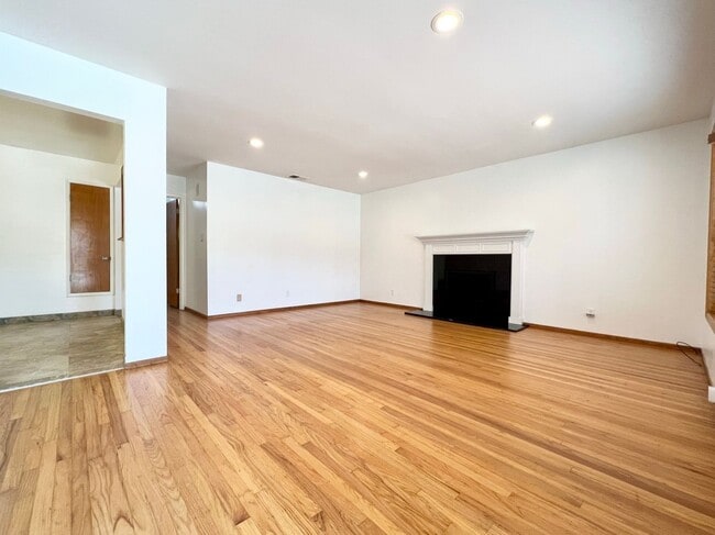 3991 Chilton Ln in San Bruno, CA - Building Photo - Building Photo