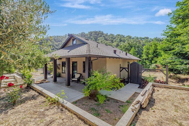 7965 Whitehurst Rd in Gilroy, CA - Building Photo - Building Photo