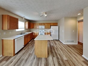 491 Dover Pond Dr in Columbus, OH - Building Photo - Building Photo