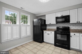 7 Benchly Way in Evesham, NJ - Foto de edificio - Building Photo