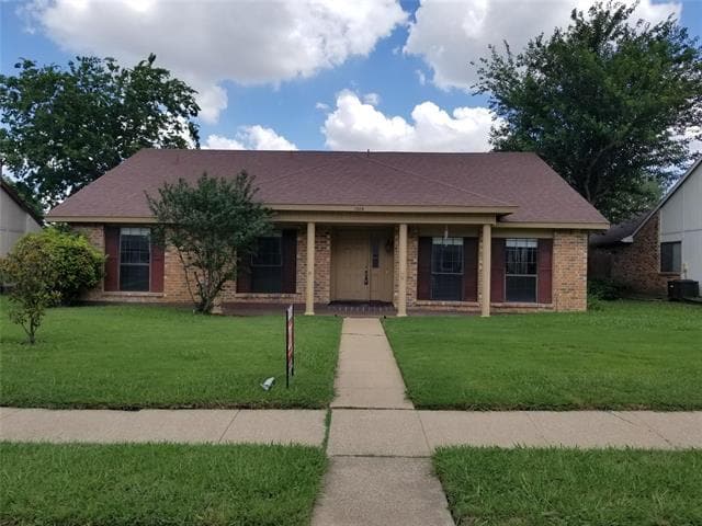 property at 1305 Clearview Dr