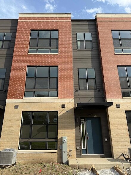 347 Summit Cir in Lombard, IL - Building Photo