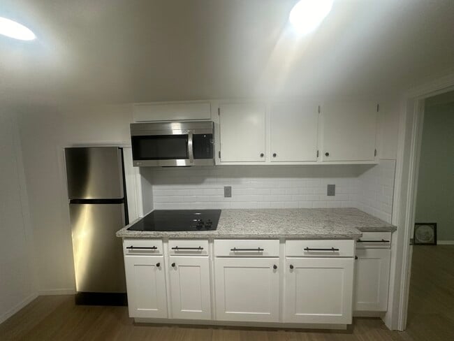2549 NW 23rd St, Unit basment in Oklahoma City, OK - Building Photo - Building Photo