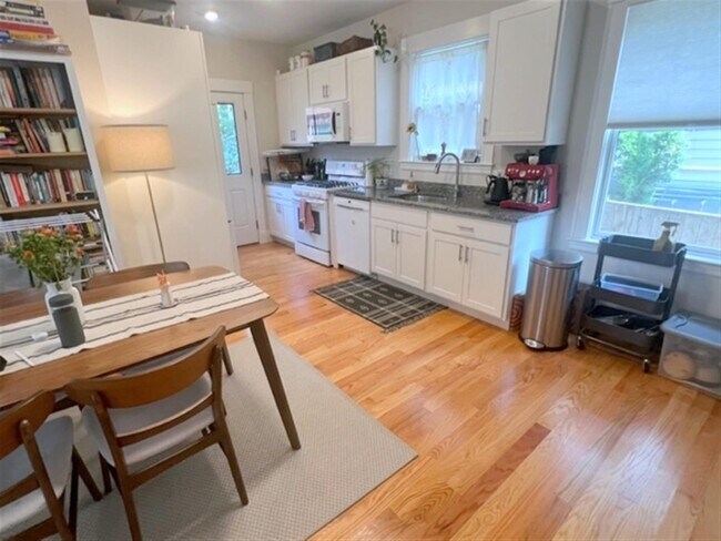 10 Linden Ave, Unit 1