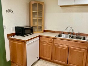 1129 Cleveland Ave, Unit Basement Unit in Mount Vernon, WA - Foto de edificio - Building Photo