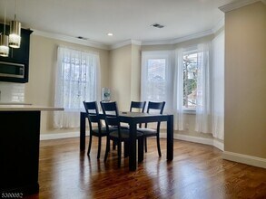57 Elm St in Montclair, NJ - Building Photo - Building Photo