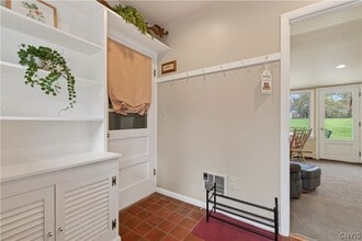 3862 State St in Skaneateles, NY - Building Photo - Building Photo