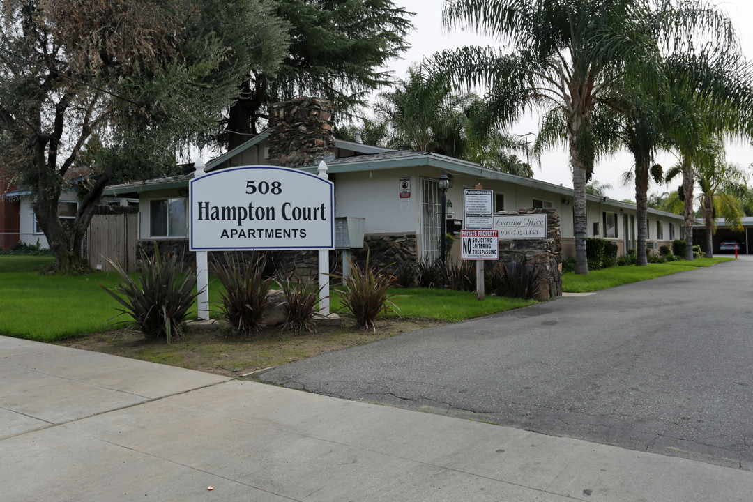 Hampton Court Apartments in Redlands, CA - Building Photo