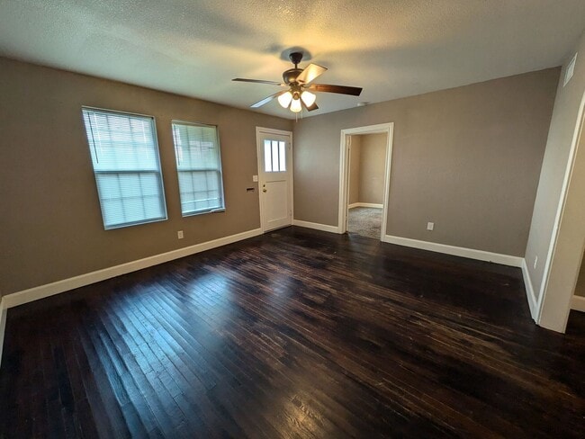 1965 Kingsley Dr in Beaumont, TX - Building Photo - Building Photo
