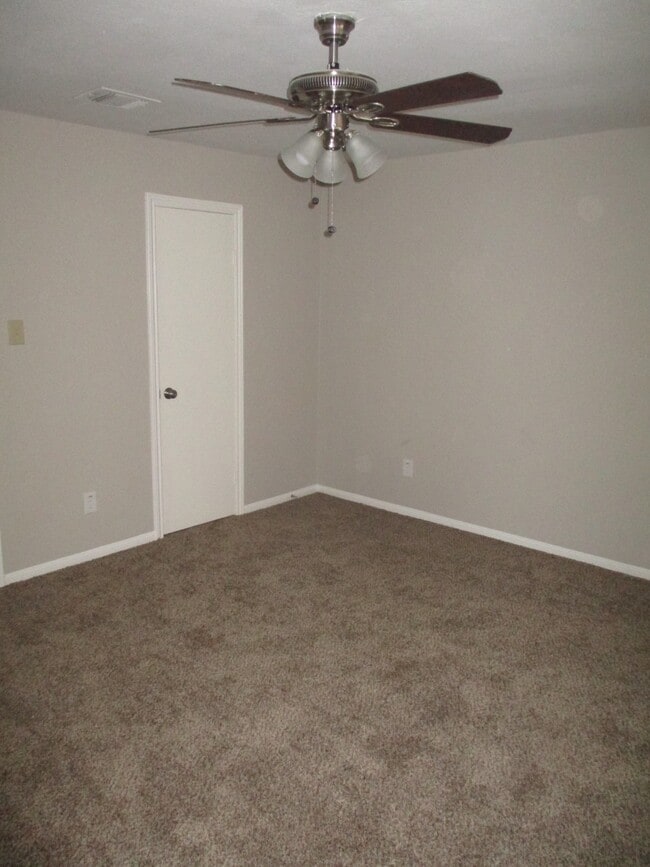 property at 3423 Abinger Ln