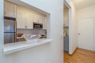 263 10th St in Jersey City, NJ - Building Photo - Building Photo
