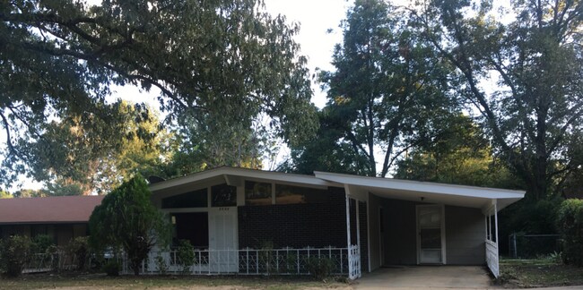 property at 2645 Queensroad Ave