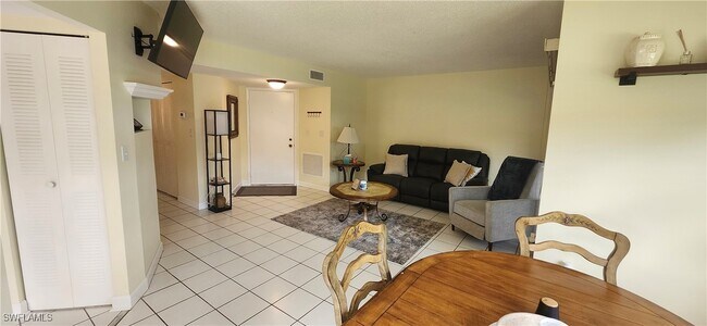 1512 Mainsail Dr in Naples, FL - Building Photo - Building Photo