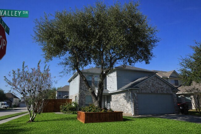 16015 Youpon Valley Dr in Houston, TX - Building Photo - Building Photo