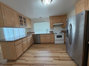 36565 Hereford St in Fremont, CA - Building Photo - Building Photo