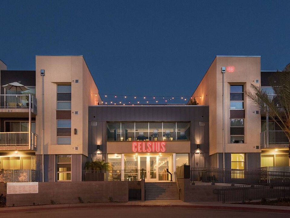 Celsius Apartments in Lemon Grove, CA - Foto de edificio