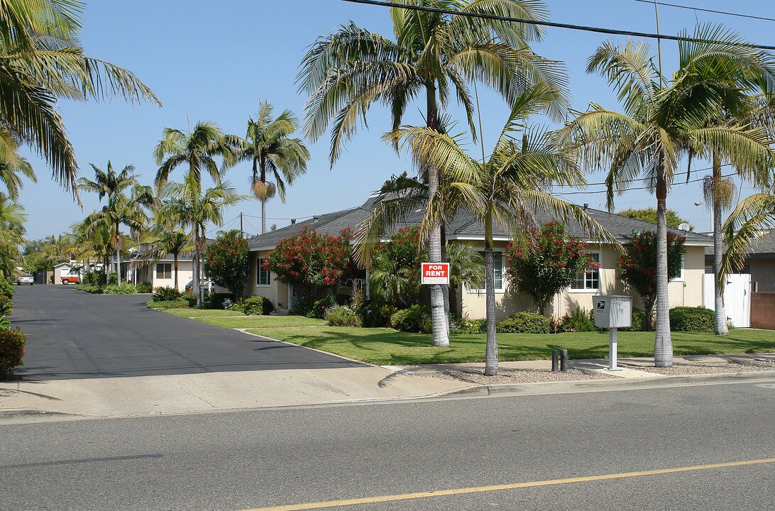 2159 Orange Ave in Costa Mesa, CA - Building Photo