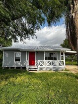 4521 Mon Mack Rd in Edinburg, TX - Building Photo