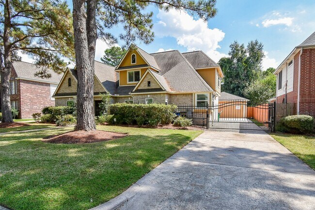 8315 Mentmore Dr in Spring, TX - Building Photo - Building Photo