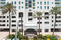 Harbourage Place Condominiums in Fort Lauderdale, FL - Foto de edificio - Building Photo