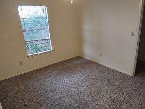 624 Mill St in San Marcos, TX - Building Photo - Building Photo