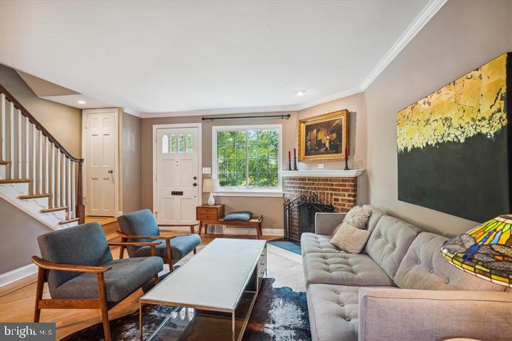 705 Avon Pl in Alexandria, VA - Building Photo